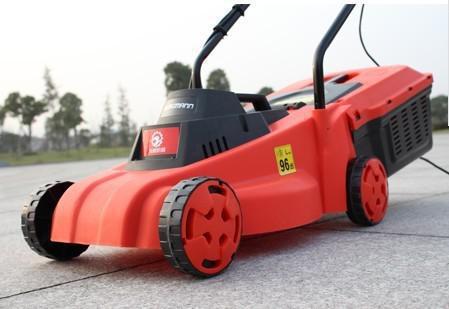 電動草坪機(jī)