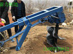 拖拉機帶式挖坑機彰顯植樹馬力大