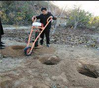 螺旋鉆孔的植樹挖坑機手扶要領(lǐng)