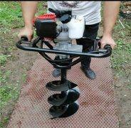 種樹挖坑機農用展新姿