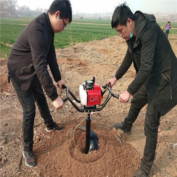 常用挖坑機植樹有竅門