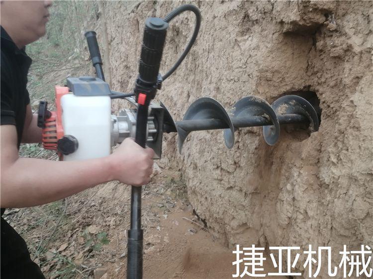 新型橫向打孔機(jī)過(guò)路穿管添幫手