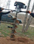 電線桿挖坑機(jī)坑洞深動(dòng)力大才行